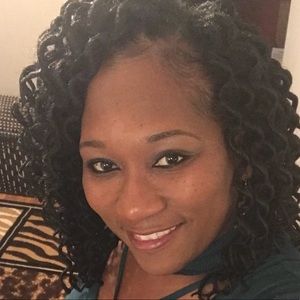 Meet your Posher, Myra